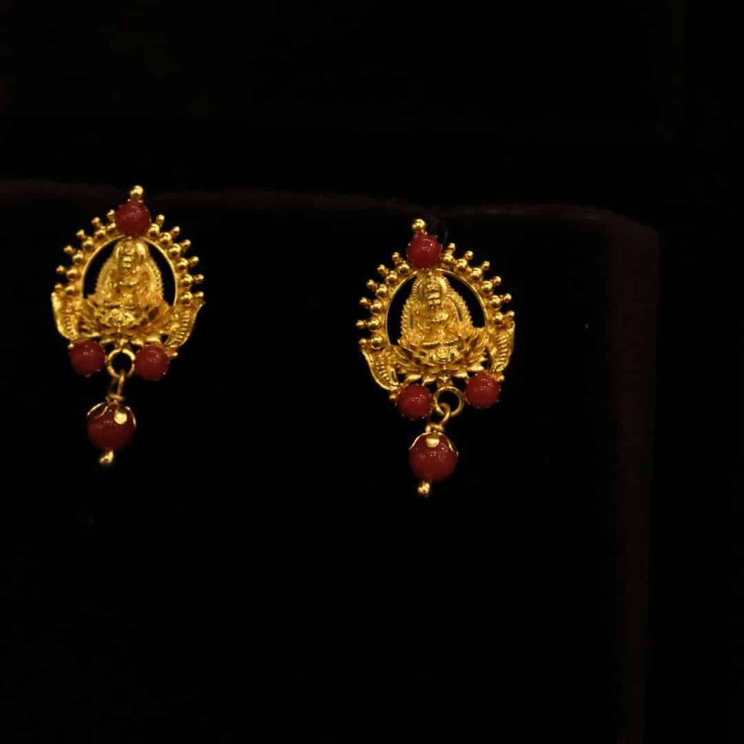 22KT Gold Bombay Design Stud Earrings with Coral (HUID Hallmarked) – 3.71g