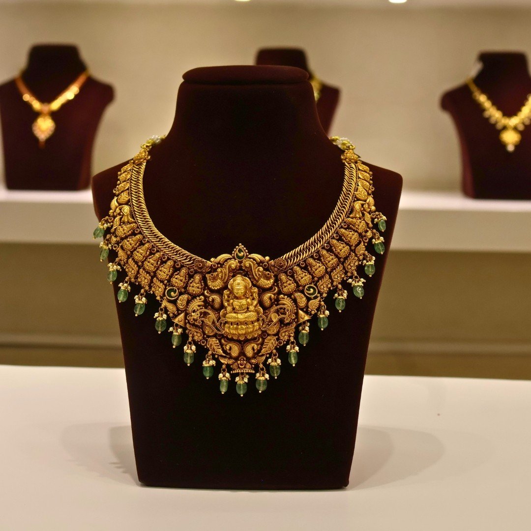 22KT Gold Antique Nakasa Lakshmi Necklace with Pearl & Green Beads (HUID Hallmarked) – Grand Bridal Collection (49.63g)
