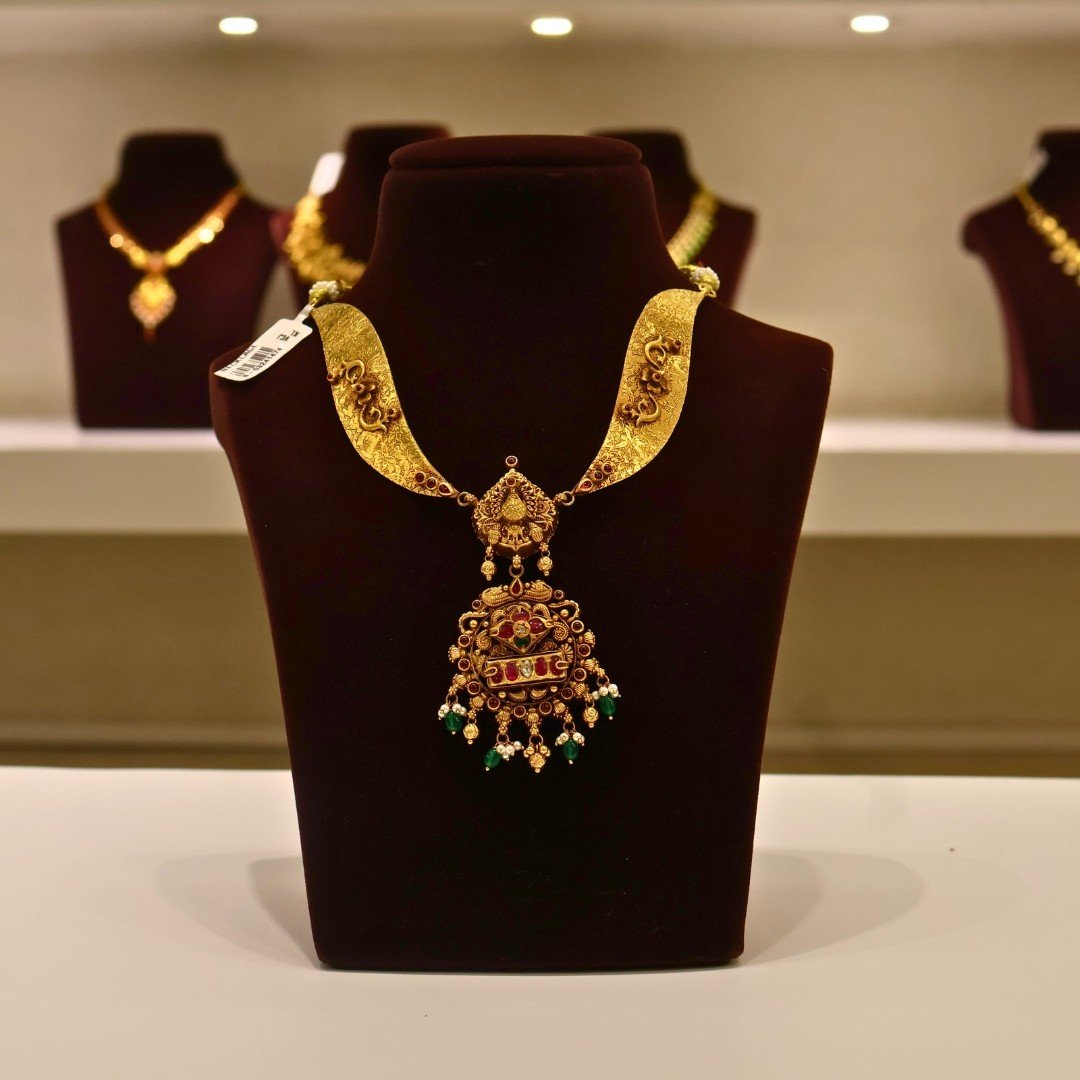 22KT Gold Antique Necklace with Pearl, Emerald Beads & Kundan Work (HUID Hallmarked) – Premium Traditional Collection (34.68g)