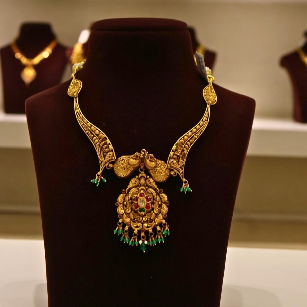 22KT Gold Antique Necklace with Pearl, Emerald Beads & Kundan Work (HUID Hallmarked) – Elegant Traditional Collection (30.65g)