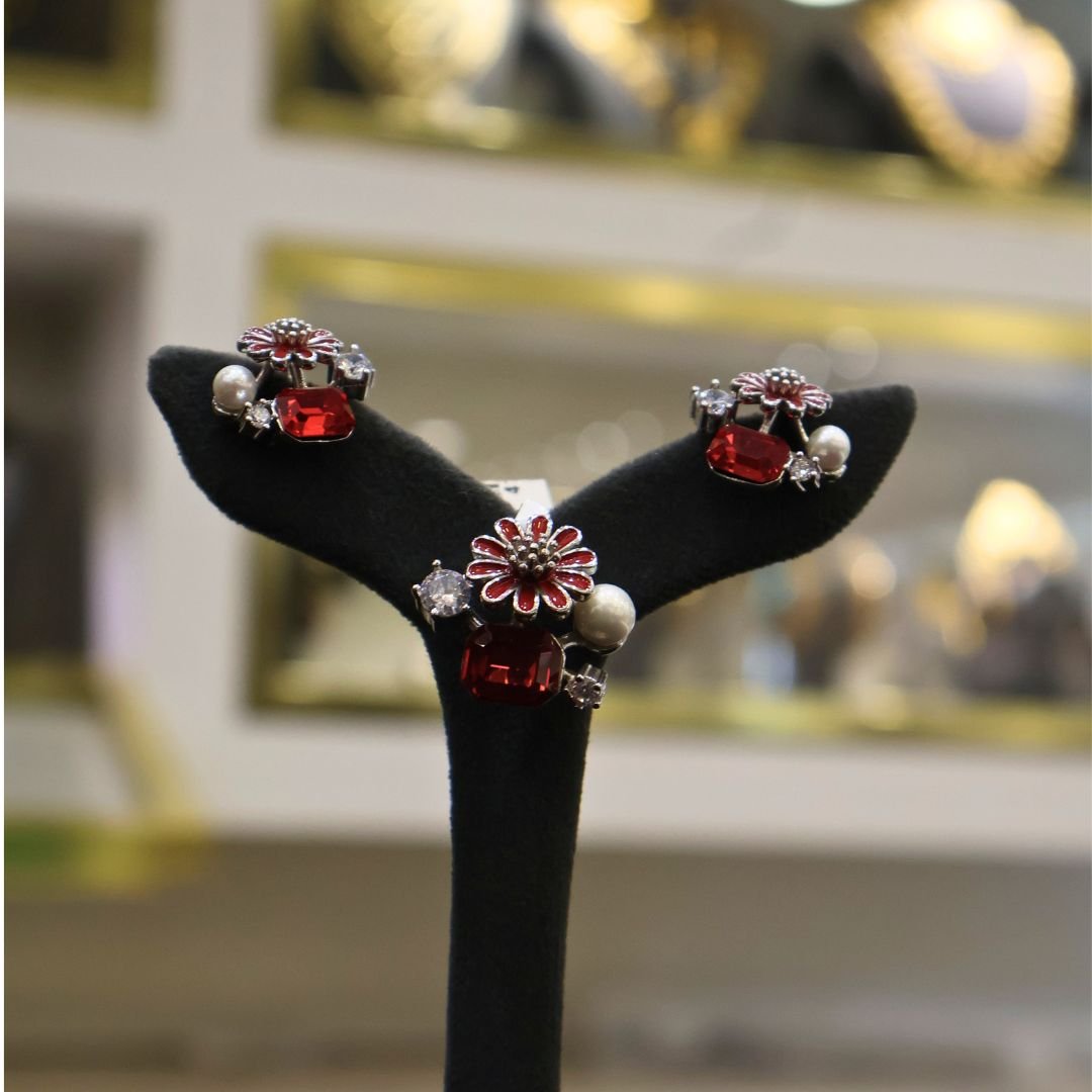 92.5 Silver Pendant with Matching Earrings Set (HUID Hallmarked) – 13.86g