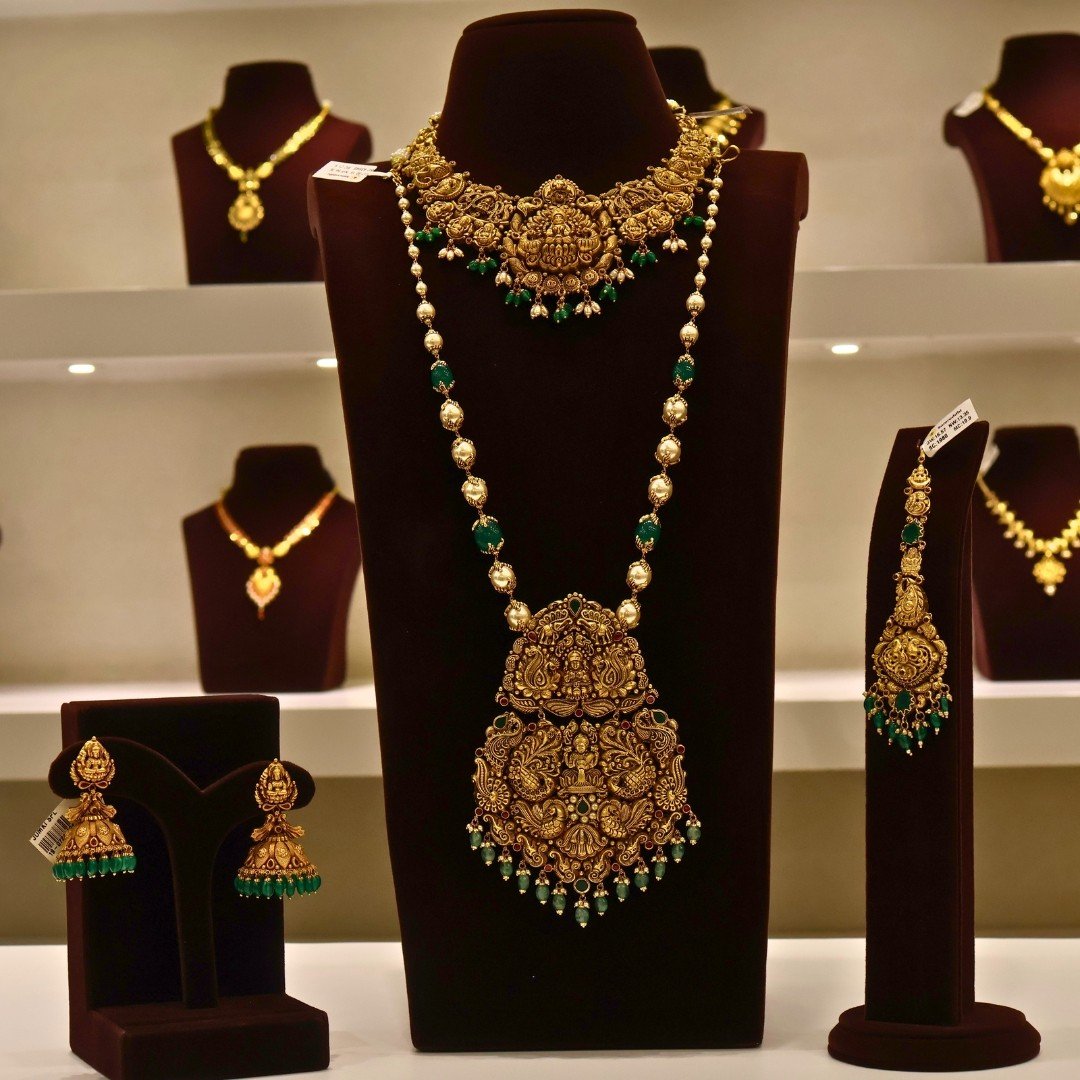 22KT Gold Antique Nakasa Bridal Jewellery Set (Necklace, Hara, Jhumka & Nettichutti) with Pearl & Green Beads – HUID Hallmarked (91.27g)
