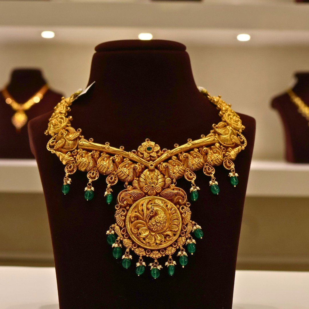 22KT Gold Antique Nakasa Necklace with Pearl & Green Beads (HUID Hallmarked) – Grand Bridal Collection (46.81g)
