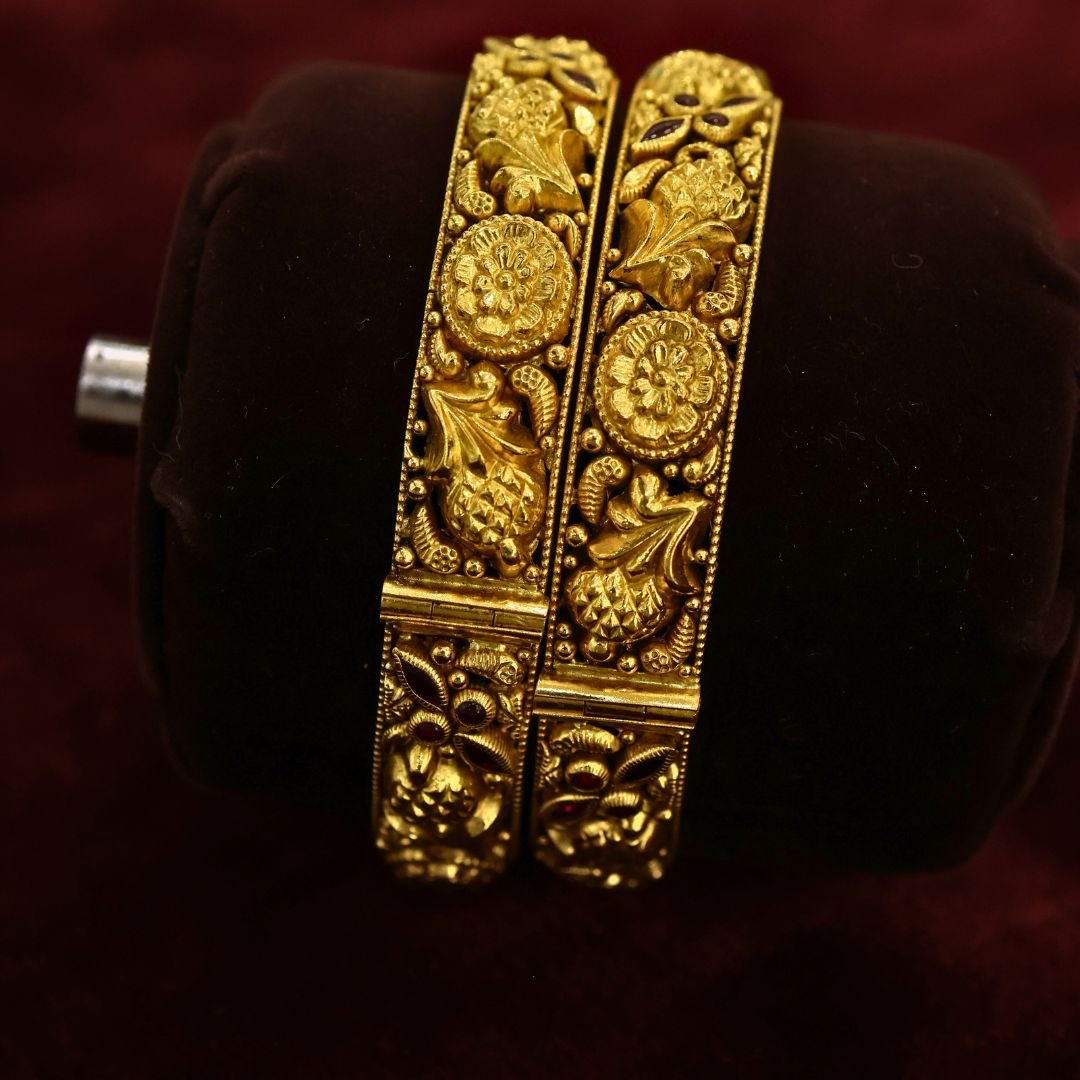 22KT Antique Gold Screw Bangles (HUID Hallmarked) – 35.78g