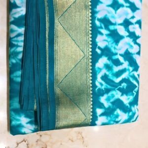 Crepe Saree – Teal Blue Tie-Dye with Zari Border (Stylish Party Wear Collection)