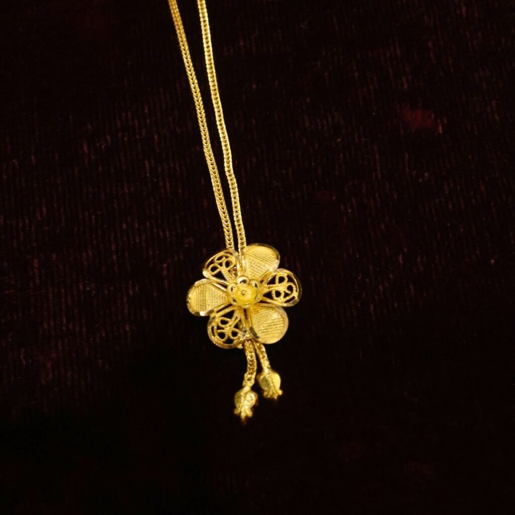 Gold Kolkata Design Women’s Chain – Lightweight Elegant Jewellery (4.24g)