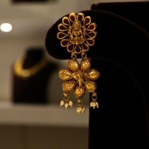 22KT Gold Antique Kundan Work Earrings (HUID Hallmarked) – Premium Traditional Collection (13.55g)